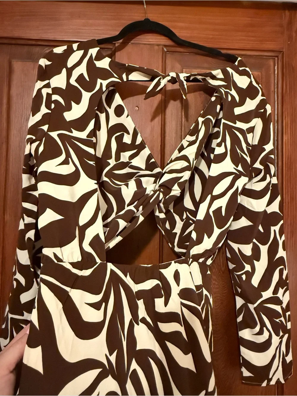 Abercrombie & Fitch Brown and Cream Long-Sleeve Cutout Maxi Dress